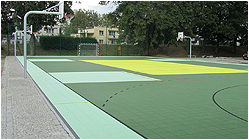 Mehrzweck-Sportanlage mit Basketball Court und Fuballplatz inklusive Sportboden kaufen