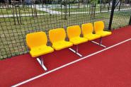Mobile Sitzbank fr Zuschauer / Spieler mit 5 Schalensitzen 