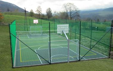 Hotel-Multisport-Anlage - mit Bodenbelag (16x8m) 