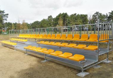 Tribne mit Schalensitzen - 52 Sitzpltze - Preis auf Anfrage 