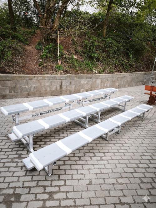 Mobile Alu-Trib�ne  - 24 Sitze in Wunschfarbe 